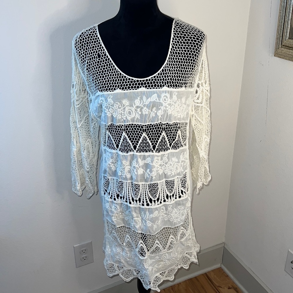 Mariaretto ivory lace crochet embroidered 3/4 sleeves 109% cotton cover up top M